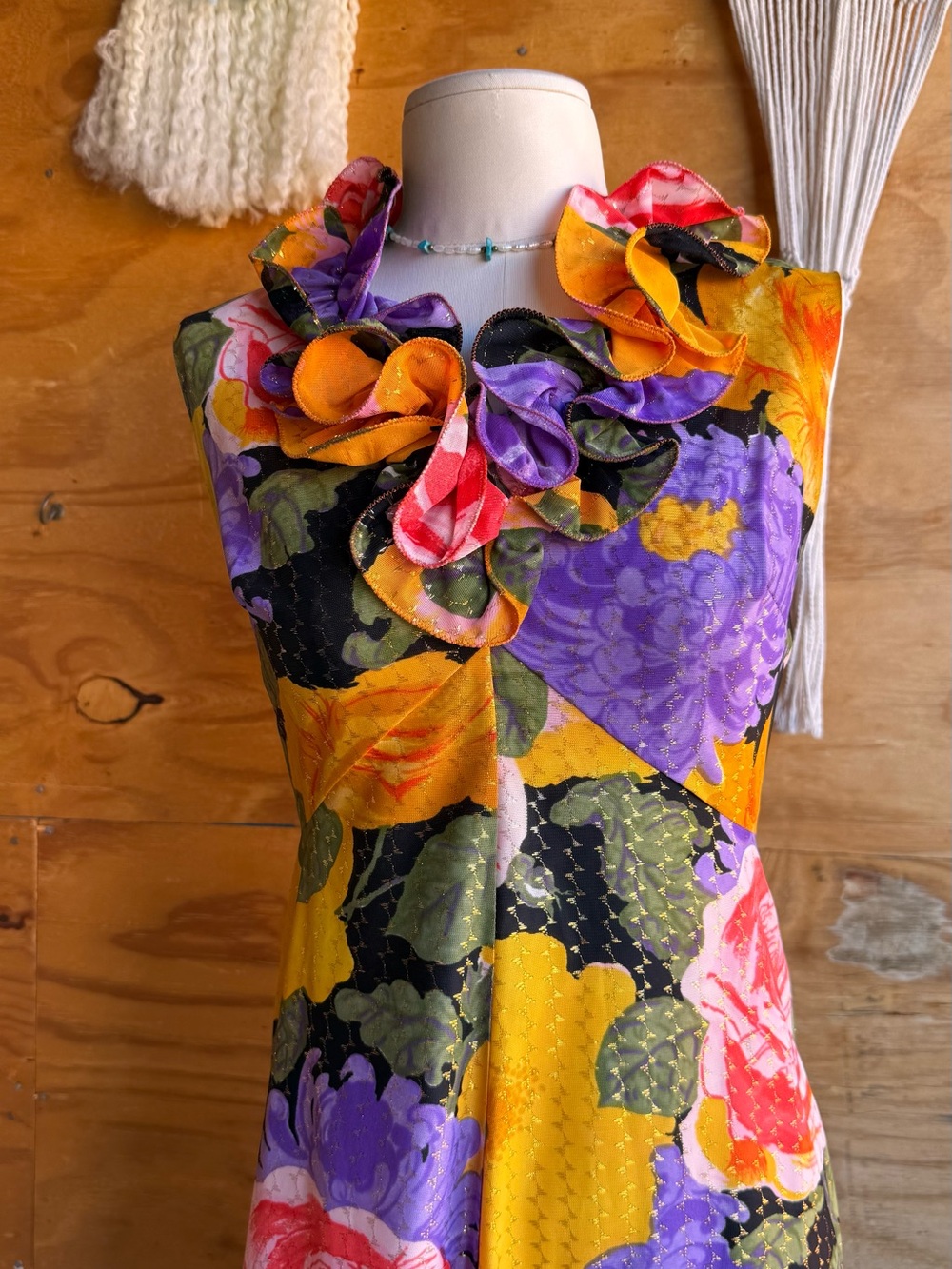 Vintage 1960s Aline Maxi Dress with Ruffle Neckline Gold Metallic Flower Power - Picture 2 of 6